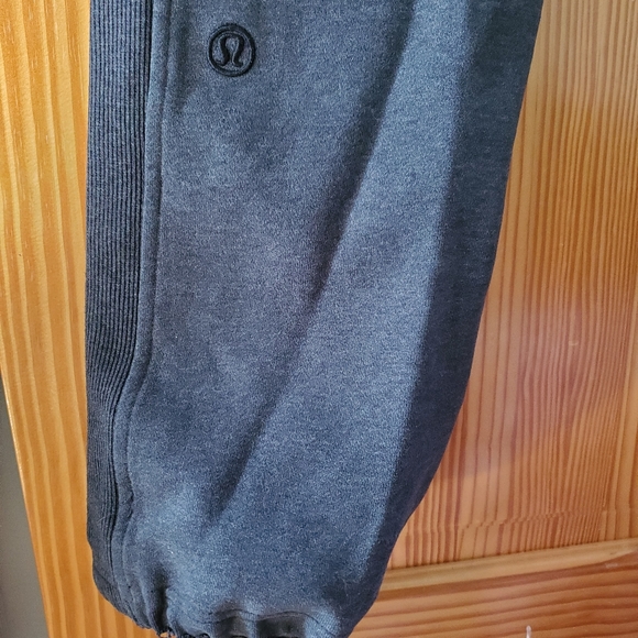 Lululemon sweatpants - Picture 5 of 8
